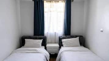 Classic Apartment, Patio | Desk, laptop workspace, iron/ironing board, free WiFi