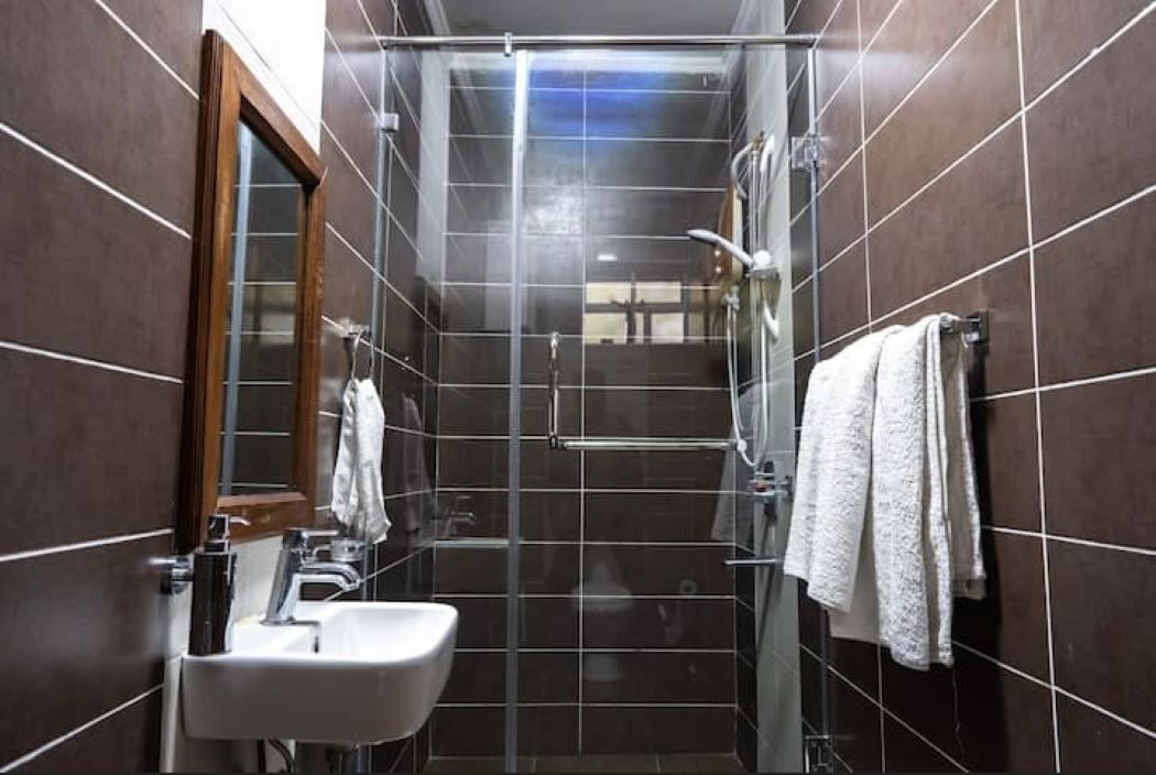 Classic Apartment, Patio | Bathroom | Shower, free toiletries, slippers, towels