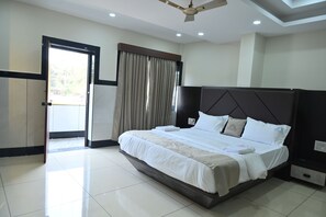 Deluxe Room - Kamat Yatra Nivas (MURUDESHWAR)