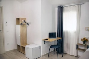 Double or Twin Room, Air conditioning, Courtyard View | Interior - Sa Perda Crocada (Serramanna)