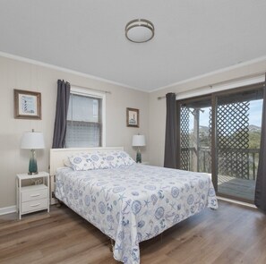 Room - Sweet Annie's Corolla 100ft to Beach 5BR Sleeps 14, Elevator, Hot Tub, Comm Pool (Corolla)