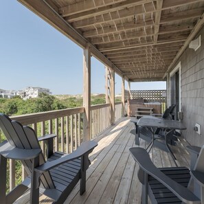 Property grounds - Sweet Annie's Corolla 100ft to Beach 5BR Sleeps 14, Elevator, Hot Tub, Comm Pool (Corolla)