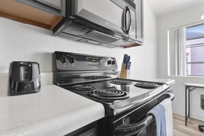 Private kitchen - Central Mesa 1BR Close to Hospitals (Mesa)