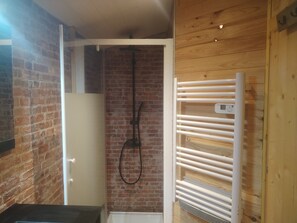 Bathroom - Vrbo Property (Boussenac)