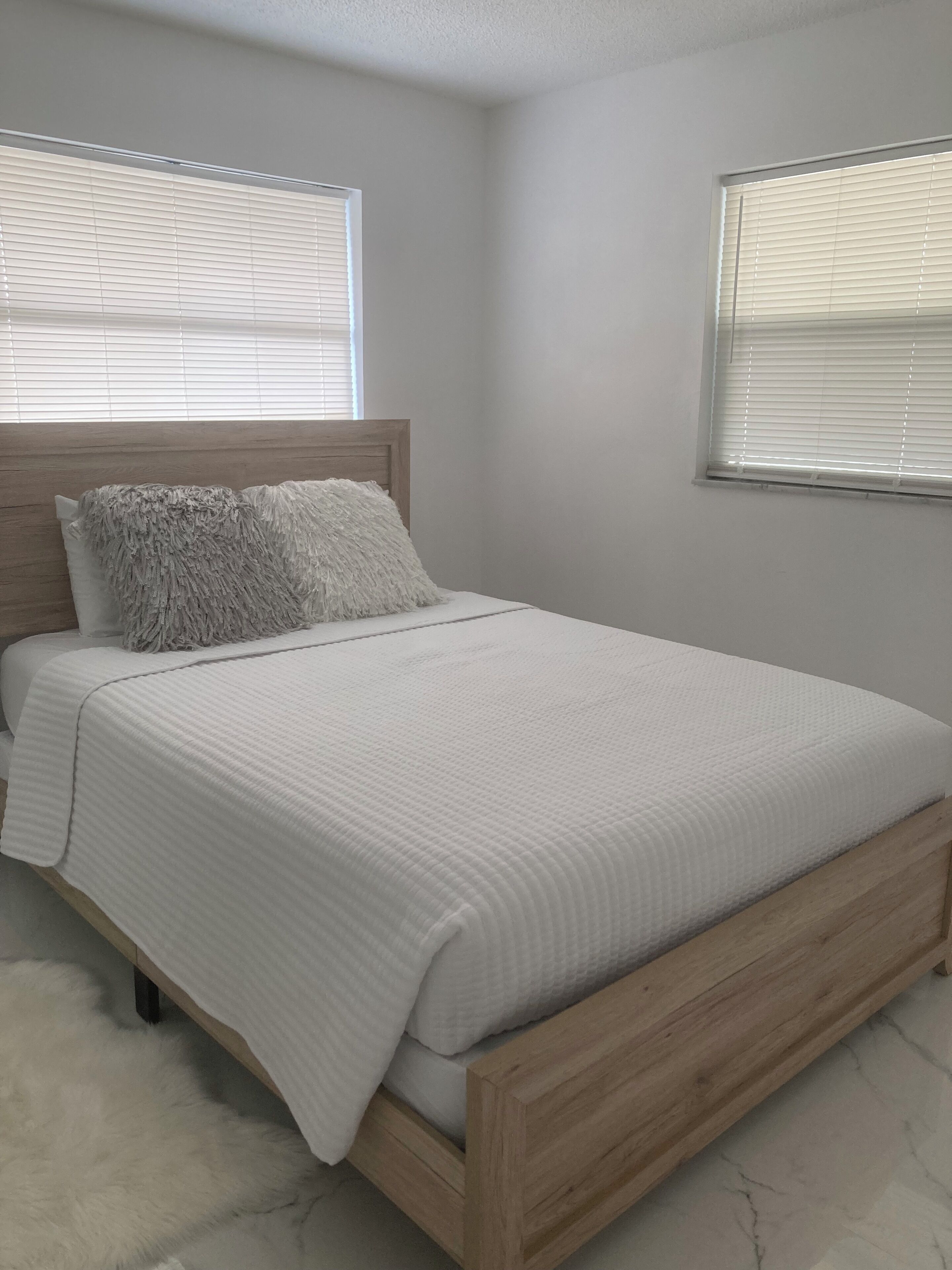 2 habitaciones, tabla de planchar con plancha y wifi gratis 