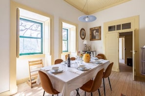 Standard Double Room | Dining