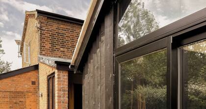 Beautiful Designer Cottage with Barn Suite in Hertfordshire, Harpenden, Hitchin,