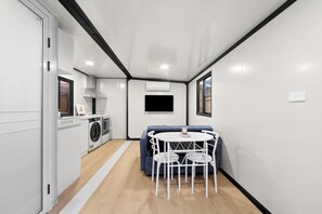 Dining - Urban Tiny Retreat with Outdoor Entertaing Area (Braybrook)