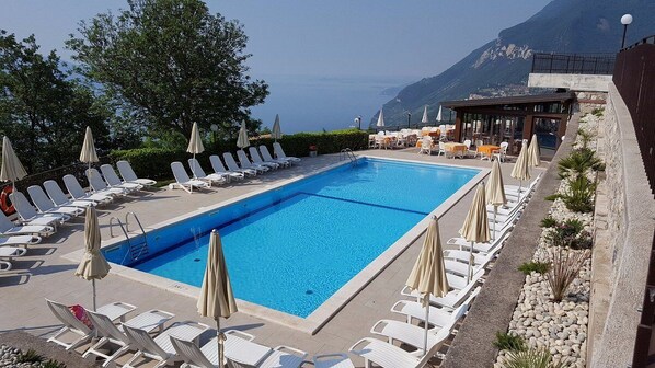 Pool - La Rotonda Bilocale - One Bedroom Apartment, Sleeps 4 (Gardola)