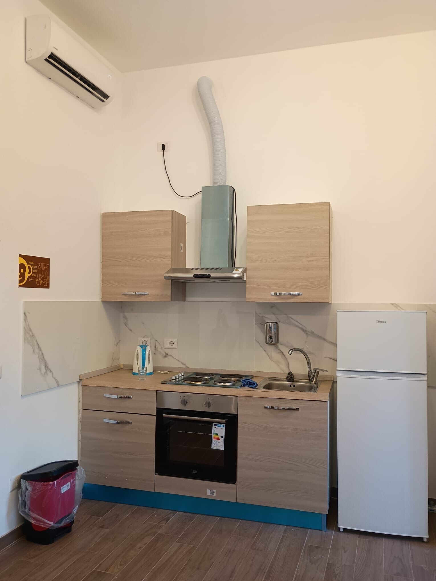 Kühlschrank, Mikrowelle