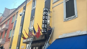 Front of property - Monkey Hostel Milano (Milan)