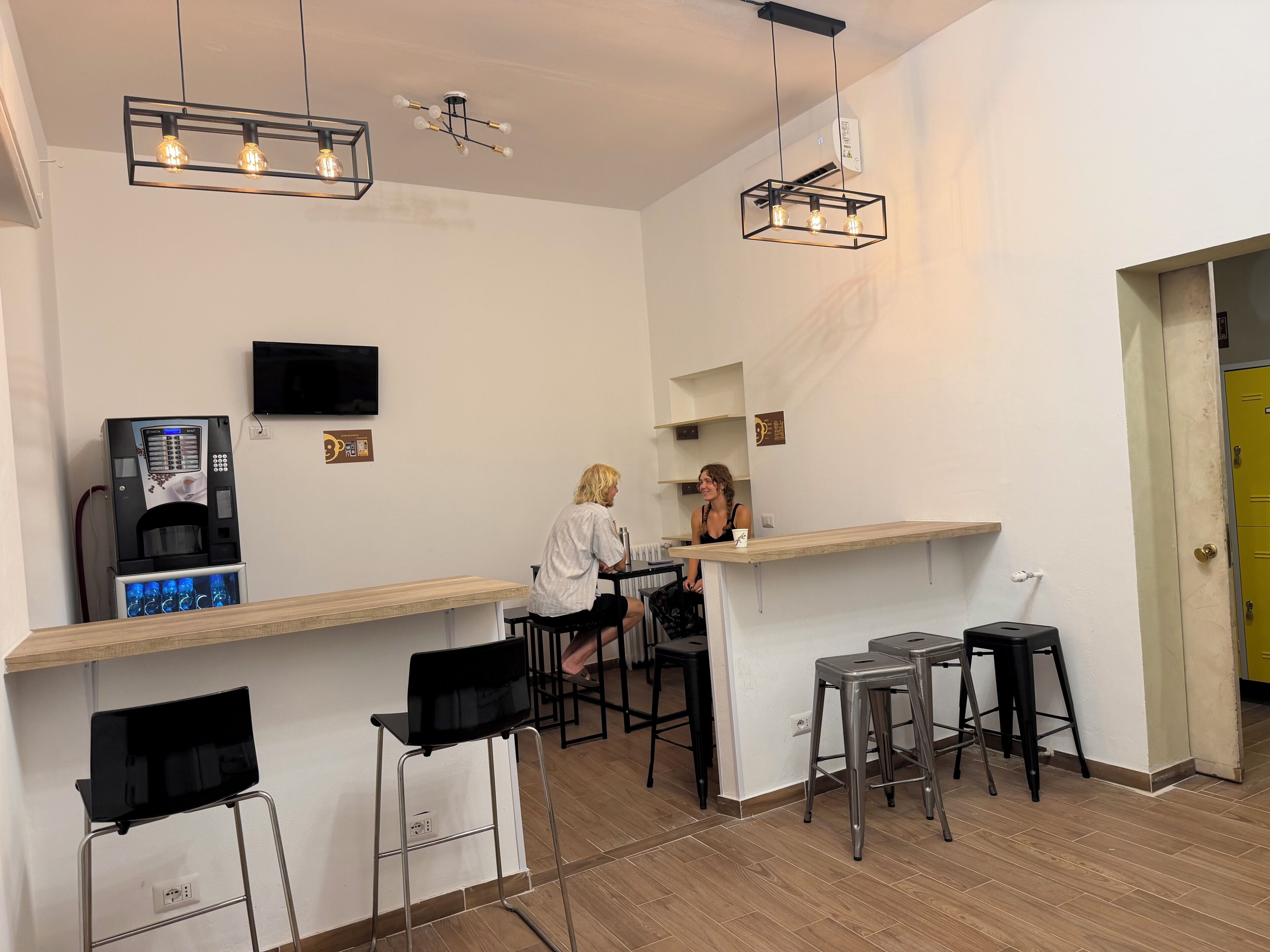 Dormitorio compartido, solo para mujeres | Área de sala de estar