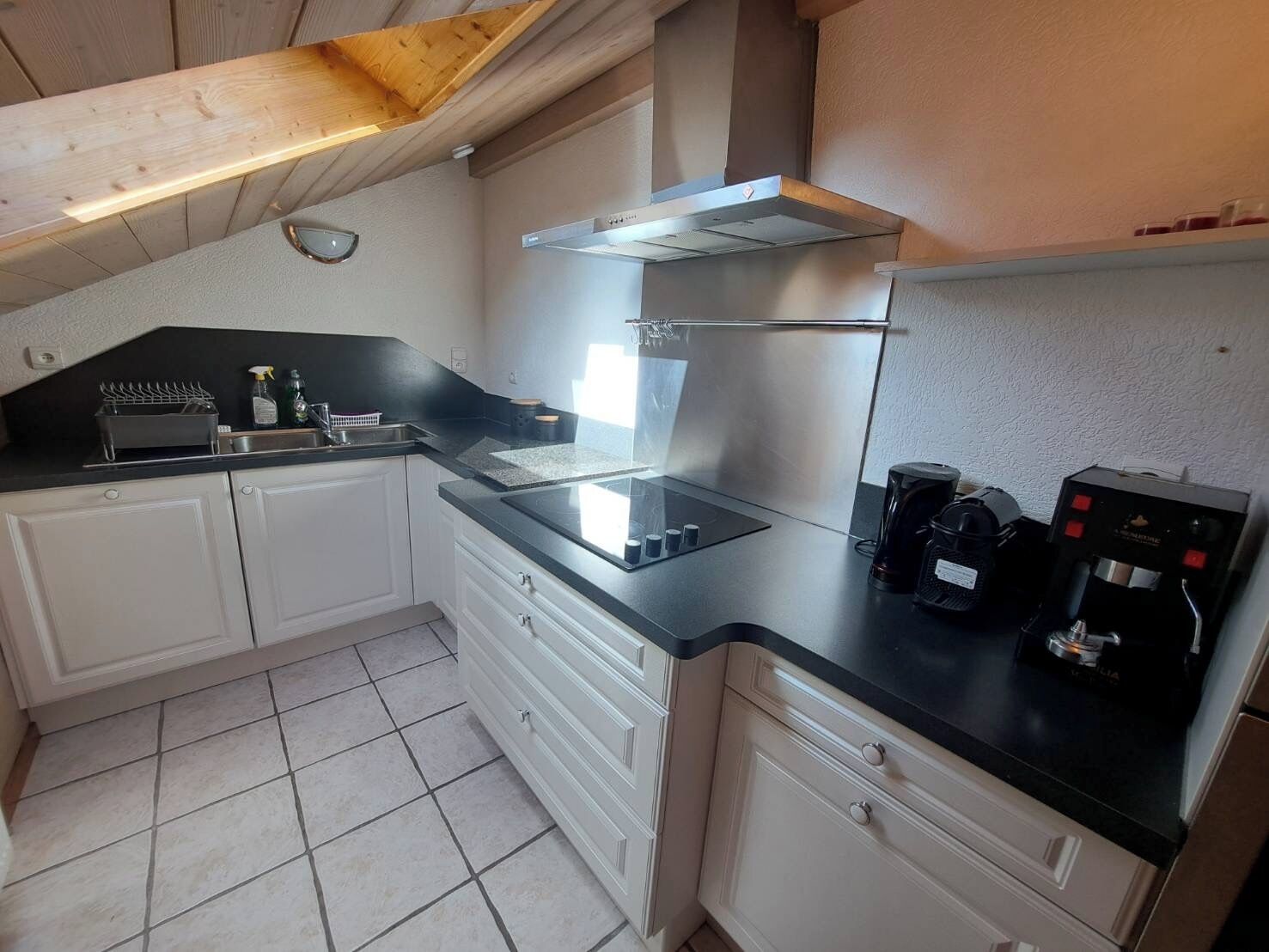 Fridge, microwave, dishwasher, coffee/tea maker