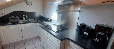 Kühlschrank, Mikrowelle, Geschirrspüler