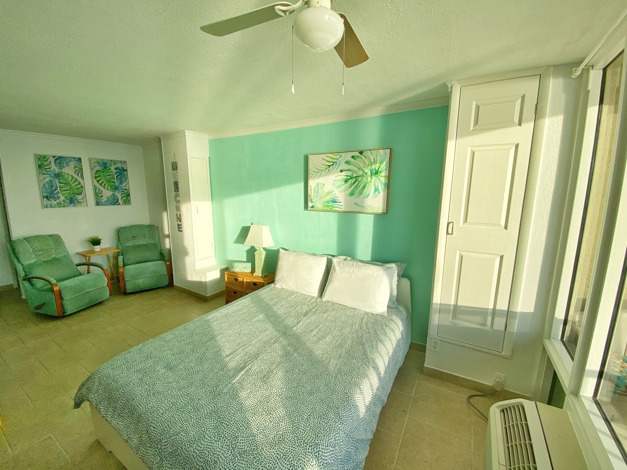 Iron/ironing board, WiFi (free), bed sheets