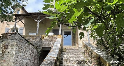 Vacation Rental Between Lot and Aveyron with a Pool
