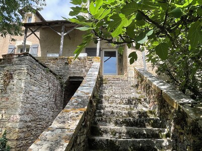 Vacation Rental Between Lot and Aveyron with a Pool