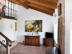 Interior - Beautiful  villa for 6 people with WIFI, A/C, pool, TV, patio and panoramic view (Priocca)