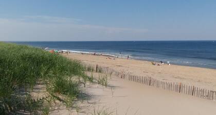Baby Love Shack: walk to Beach, Eateries, Dancing, Arcades, Shows
