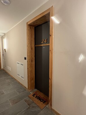 Interior - Chalet del Borgo 24 Prato Nevoso – Charming Wooden Apartment with Mountain Views (Frabosa Sottana)