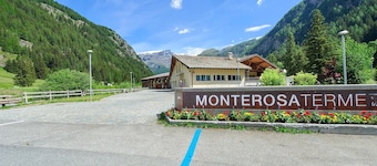 Holiday Home 'Lueur De La Rouja' with Mountain View