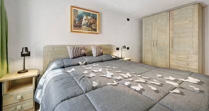 Holiday Home 'Lueur De La Rouja' with Mountain View