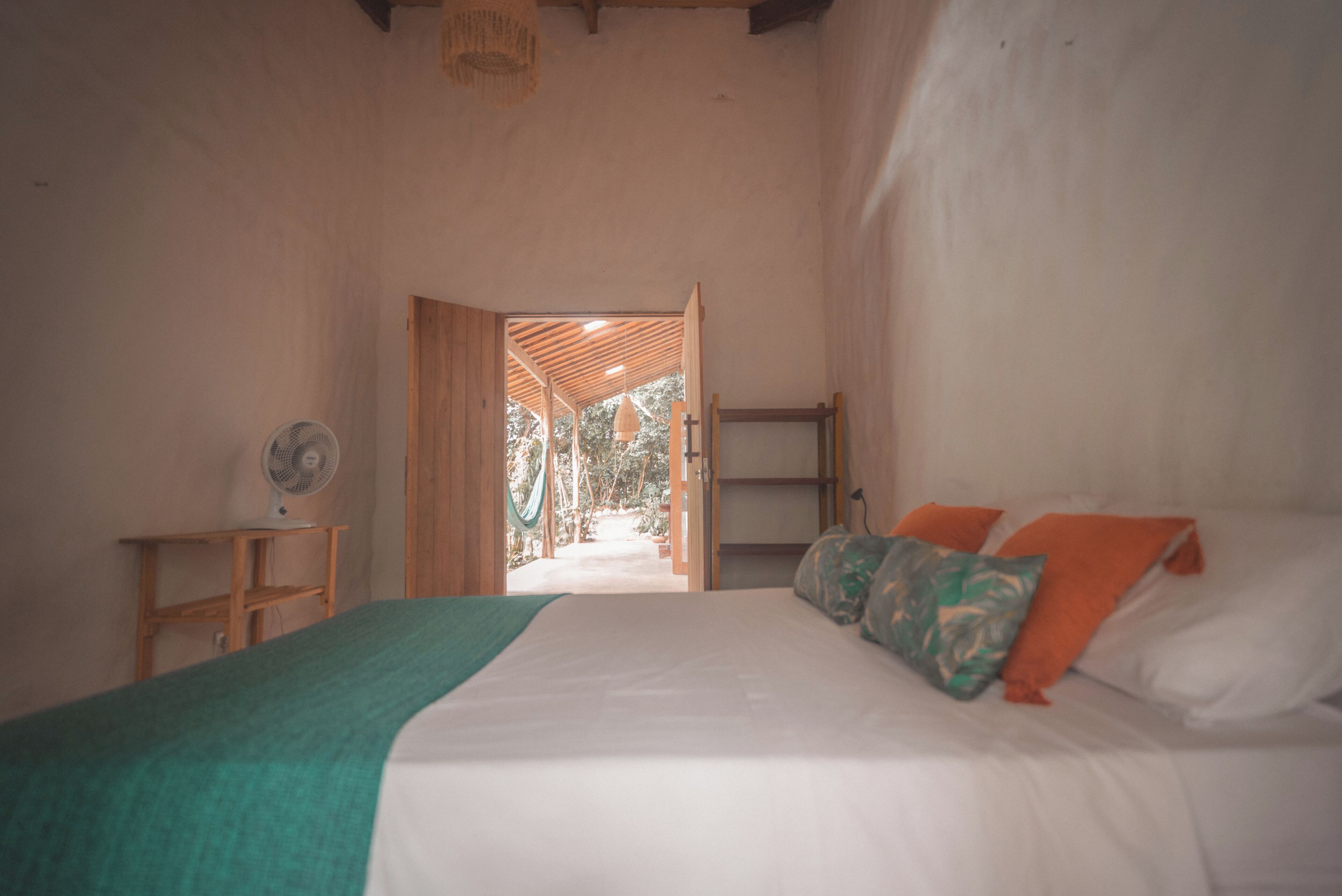 5 bedrooms, WiFi, bed sheets