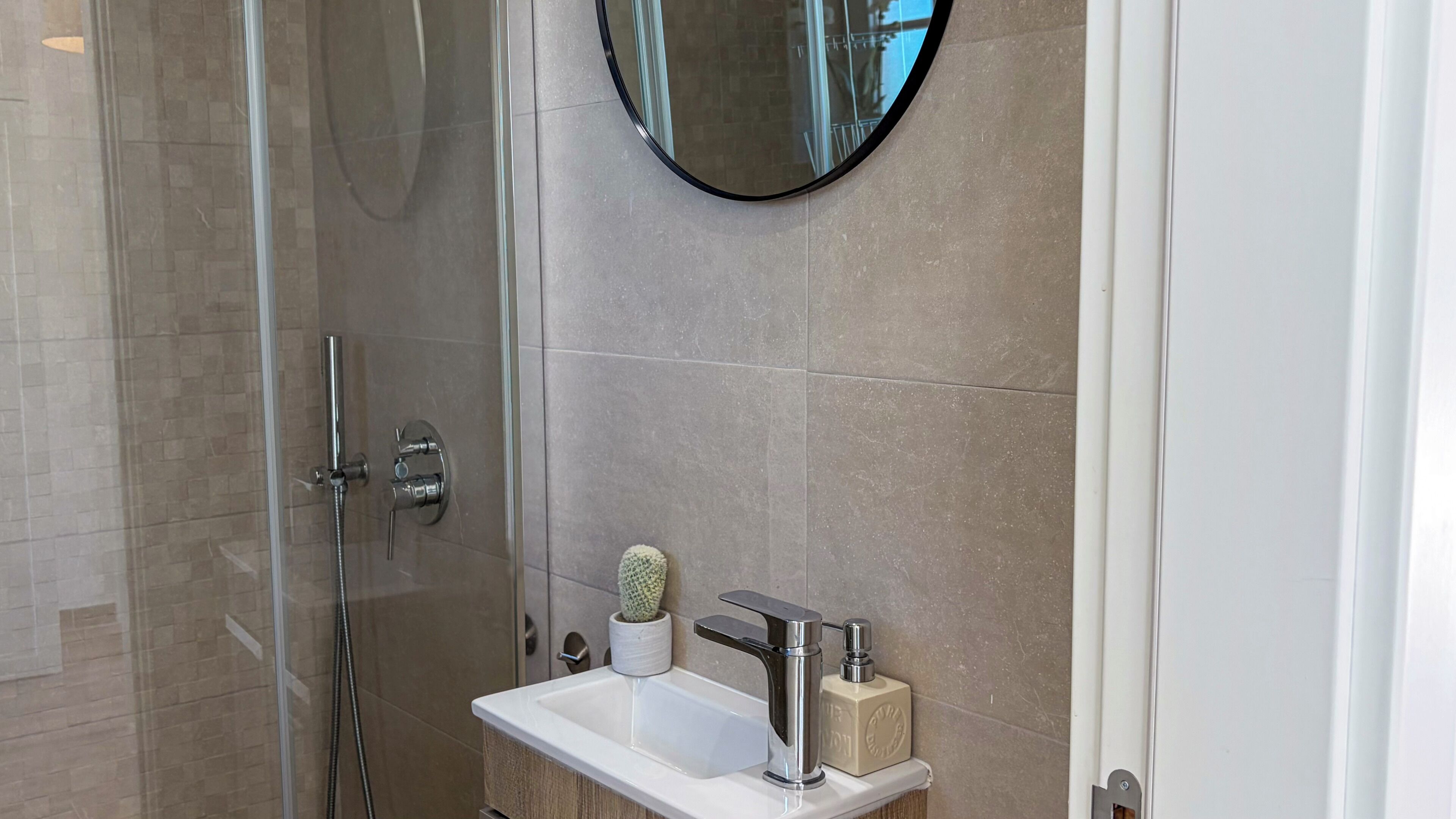 Deluxe Villa, Ocean View | Bathroom | Hair dryer, bidet, towels, soap