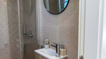 Deluxe Villa, Ocean View | Bathroom | Hair dryer, bidet, towels, soap