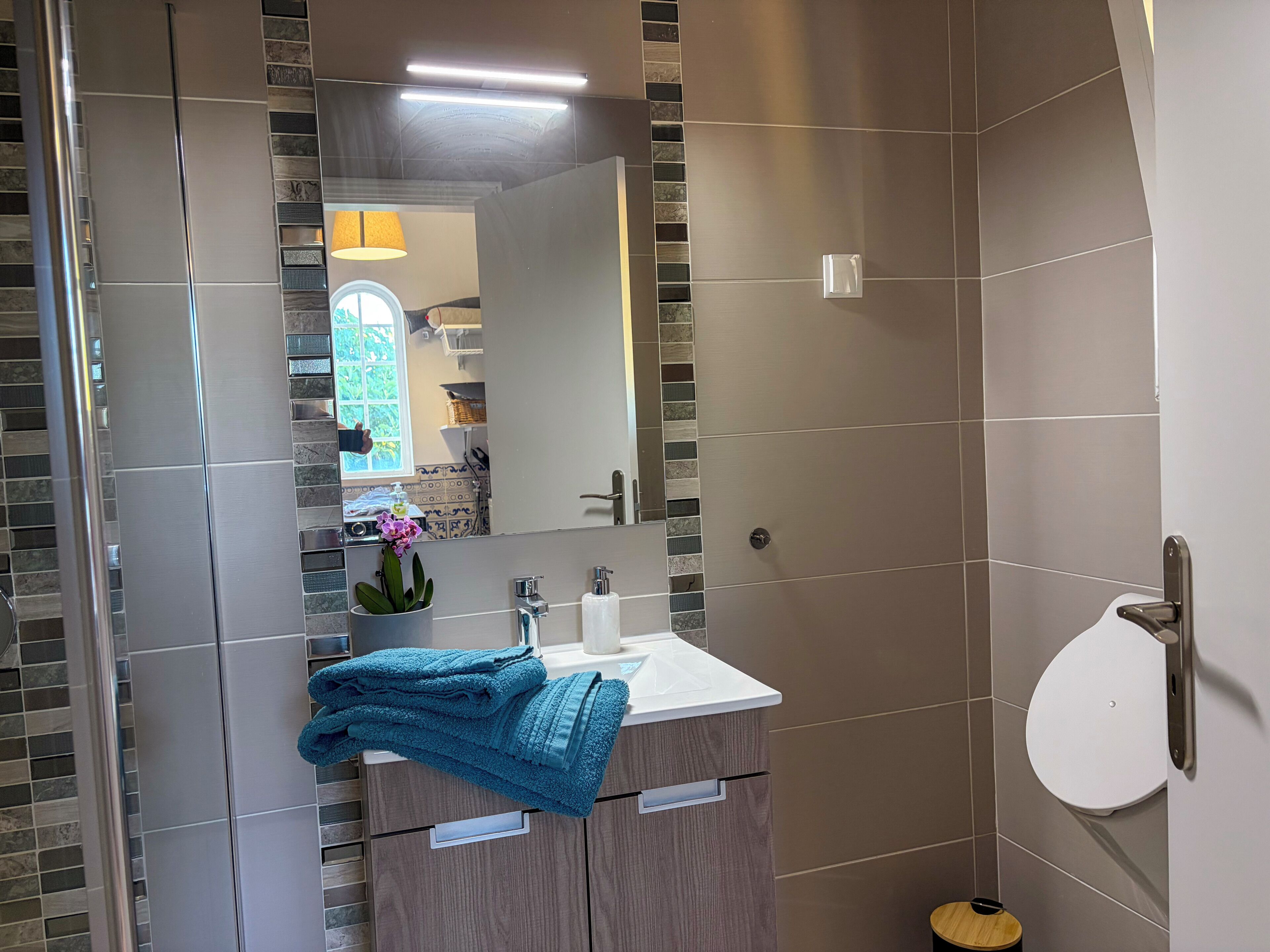 Villa Deluxe, vista al océano | Baño | Secadora de cabello, bidet, toallas, jabón 