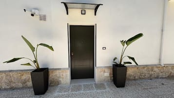 Camera Comfort con letto matrimoniale o 2 letti singoli, non fumatori, vista giardino | Dettaglio esterni