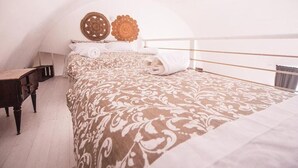 Studio | Blackout curtains, soundproofing, iron/ironing board, free WiFi - Masseria Casino Ciomme  (Gioia del Colle)