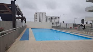 Piscina externa sazonal
