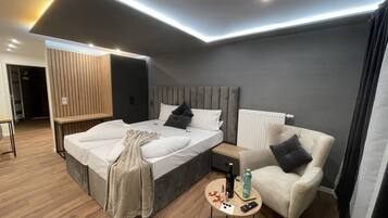 Studio, eigenes Bad | Schreibtisch, laptopgeeigneter Arbeitsplatz, kostenloses WLAN