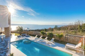 Unclassified image, 5 of 39, button - Villa Carolea (Crikvenica)