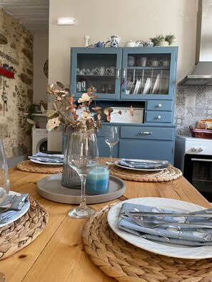 Dining - Dolonas Cozy House (Kisamos)