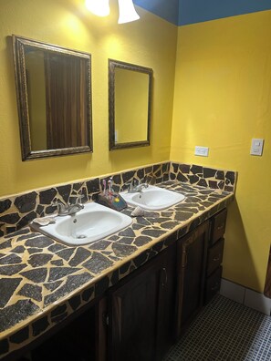 Bathroom - Very comfortable two bedroom one bath house on a private lot the Hacienda Iguana (Rivas)