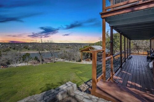 Lake Travis Dock, Hot Tub and Firepit