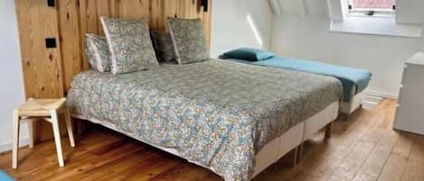 2 bedrooms, WiFi, bed sheets