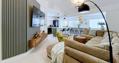 ANNA MARIA GEM- adorable 3BR/2BA NEWLY REDONE HOUSE -JUST STEPS FROM THE BEACH