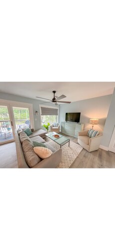 Wonderful 2-bedroom condo with AC in peaceful Hilton Head Island