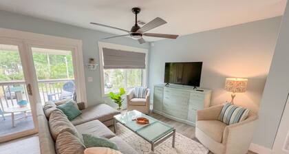 Wonderful 2-bedroom condo with AC in peaceful Hilton Head Island