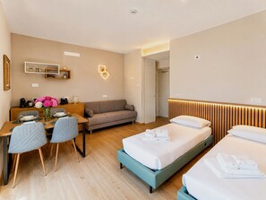 Deluxe Suite, Mountain View | Minibar, in-room safe, free WiFi, bed sheets - PURA VIDA Tirano - Panoramic Stay (Tirano)
