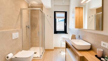 Deluxe-Suite, Bergblick | Badezimmer