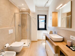 Deluxe Suite, Mountain View | Bathroom | Bidet - PURA VIDA Tirano - Panoramic Stay (Tirano)