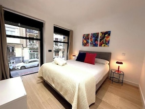 3 Schlafzimmer, Schreibtisch, Bügeleisen/Bügelbrett, kostenloses WLAN