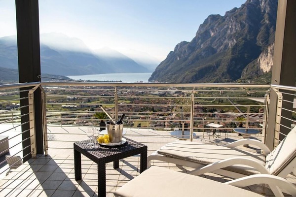 Apartment, Balcony, Lake View | Property grounds
