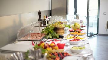 Free daily buffet breakfast