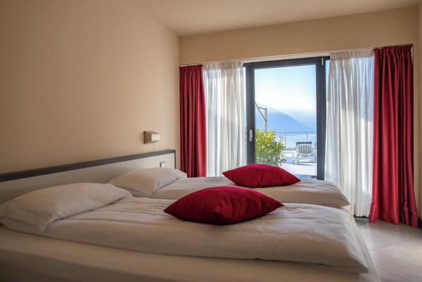 Double Room, 1 King Bed, Lake View | In-room safe, free WiFi - Acetaia del Balsamico Trentino (Trentino-Alto Adige)