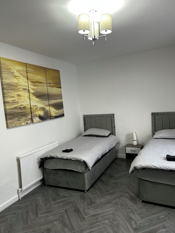 Room - 2 bedroom house in central swansea (Swansea)